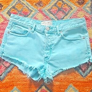 Free People  Denim Shorts Blue Color Sz 25